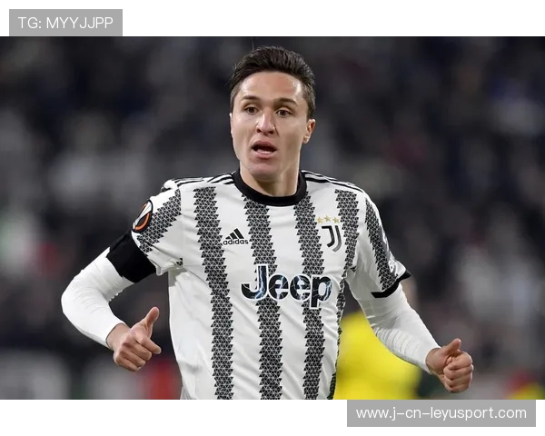 尤文定位球直接命中，基耶萨任意球贴地飞入